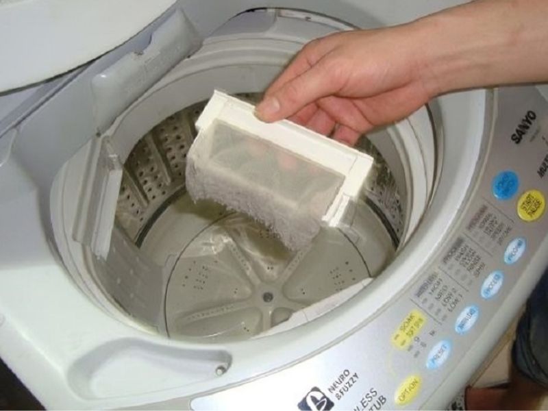Cách vệ sinh máy giặt cửa trên tại nhà 