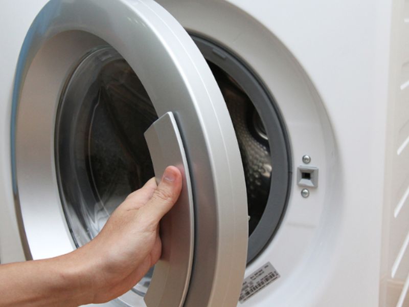 Dấu hiệu nhận biết khi cần mở cửa máy giặt Electrolux