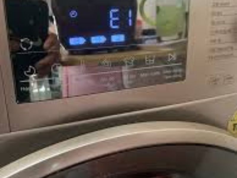 Dấu hiệu nhận biết lỗi E1 máy giặt Aqua