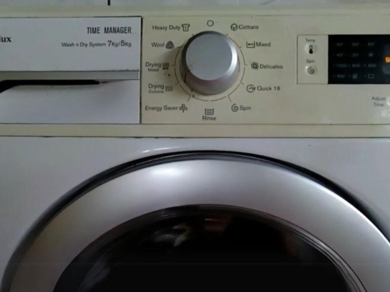Dấu hiệu nhận biết lỗi E20 máy giặt Electrolux