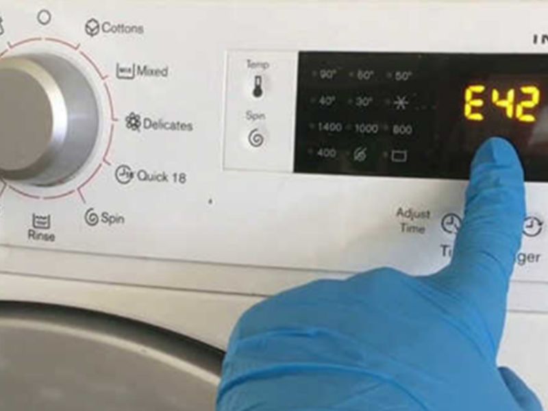 Dấu hiệu nhận biết lỗi E42 máy giặt Electrolux