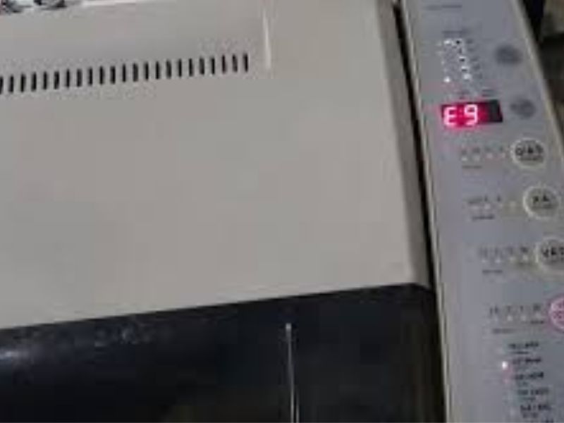 Dấu hiệu nhận biết lỗi E9 máy giặt Aqua