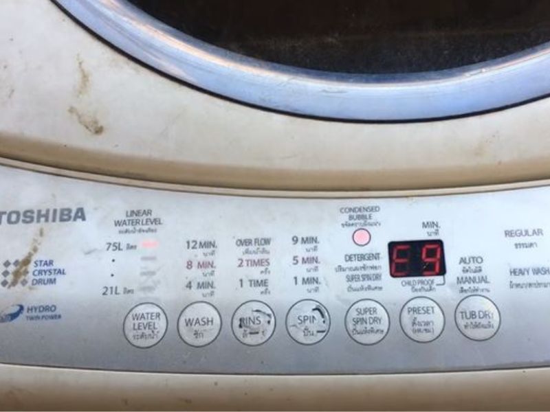 Dấu hiệu nhận biết lỗi E9 máy giặt Toshiba