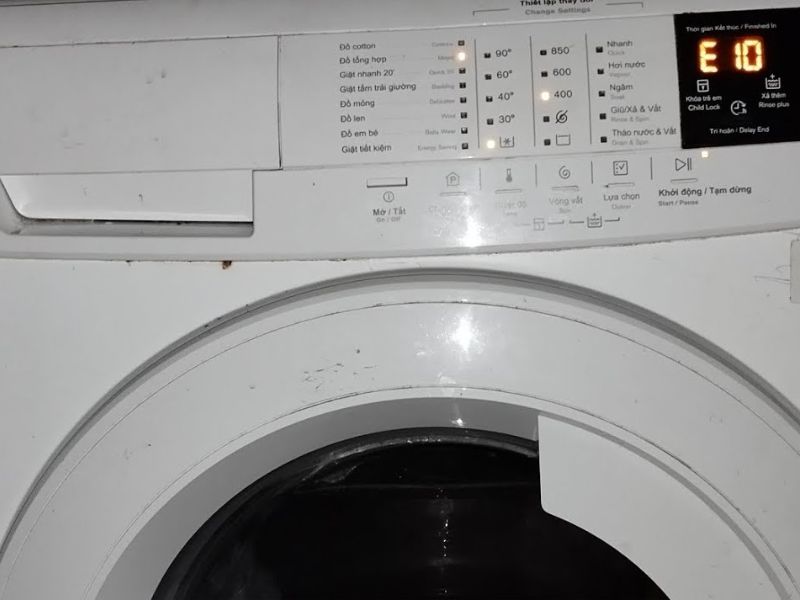 Dấu hiệu nhận biết lỗi E10 máy giặt Electrolux