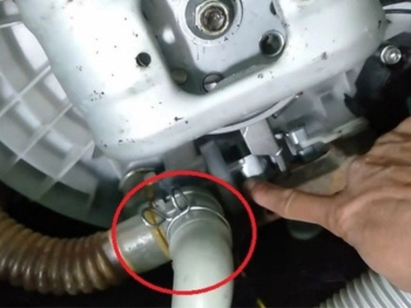 cách xả nước máy giặt